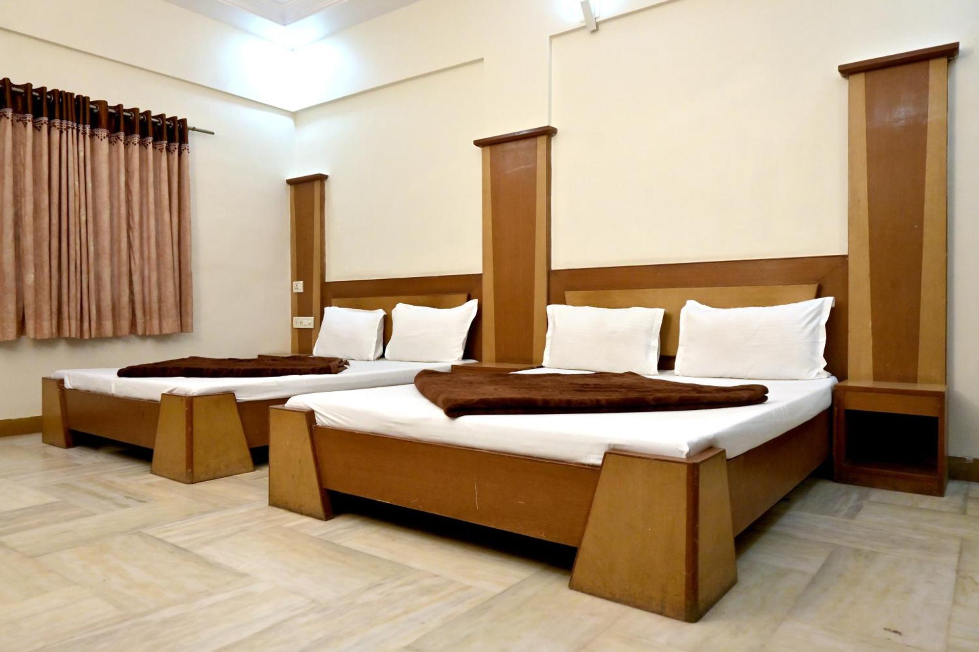 Hotel Roshan Palace Ambaji ภายนอก รูปภาพ