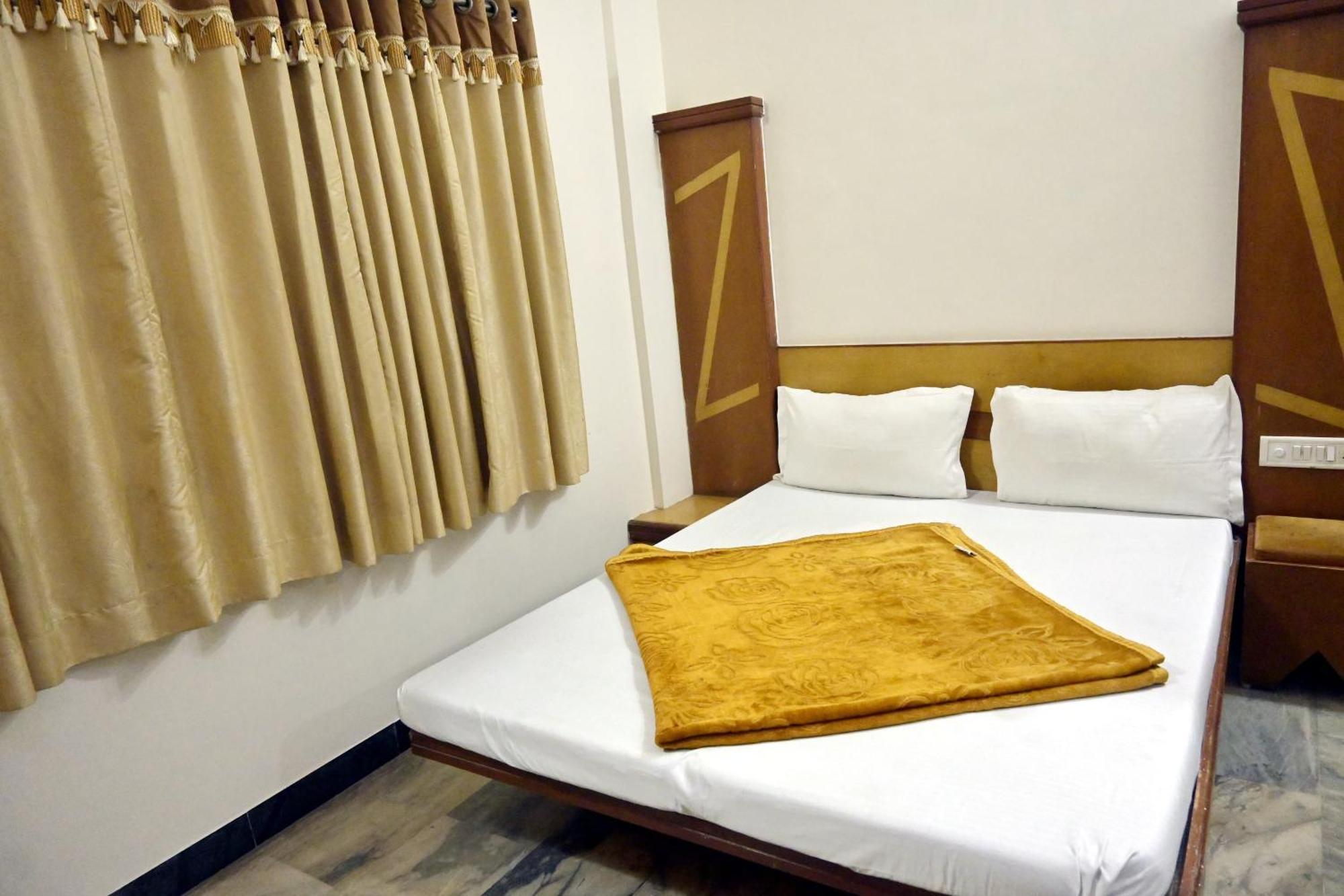 Hotel Roshan Palace Ambaji ภายนอก รูปภาพ