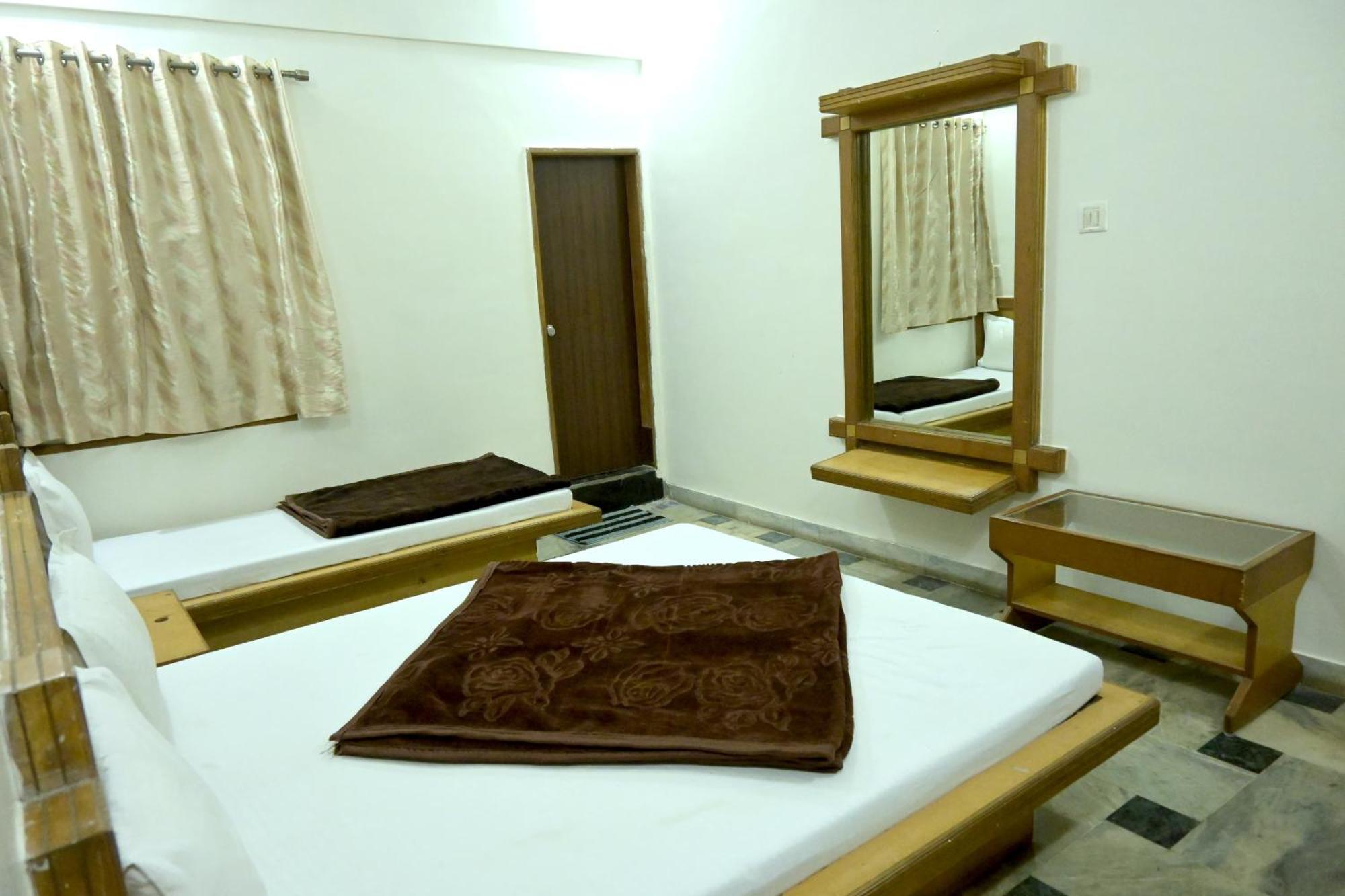 Hotel Roshan Palace Ambaji ภายนอก รูปภาพ