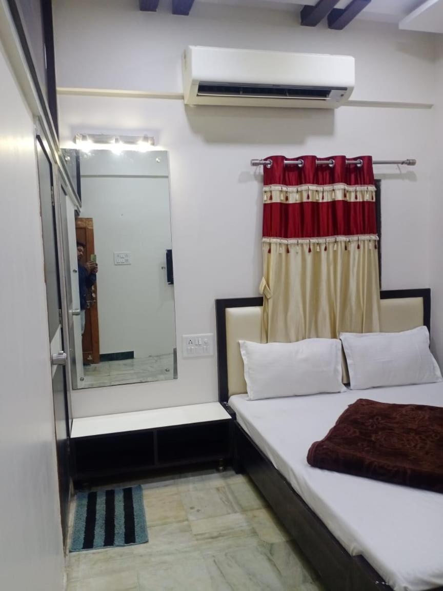 Hotel Roshan Palace Ambaji ภายนอก รูปภาพ